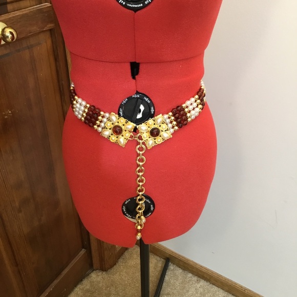 Accessories Eye Catching Bead Chain Belt 4 Bead Strands With Gold